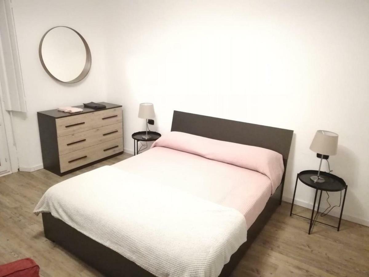 Apartamento Centro E Parco 10 Min - Flat In Monza Exterior foto